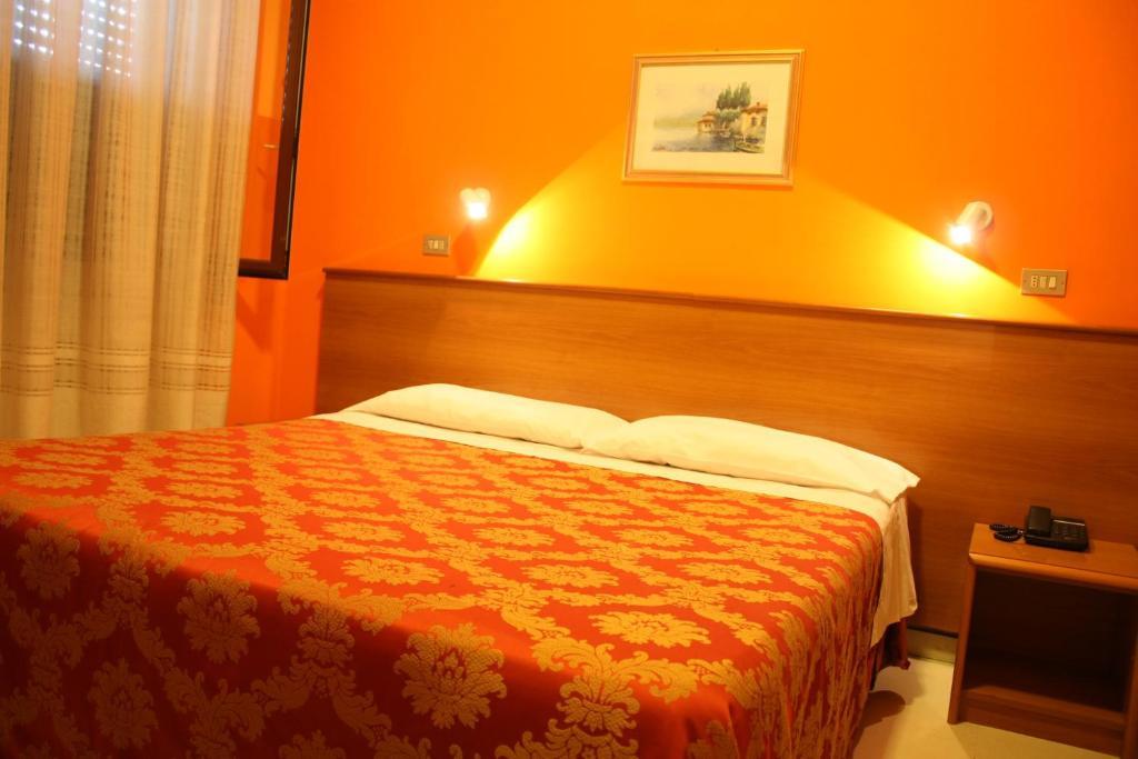 Hotel Garden Milánó Szoba fotó