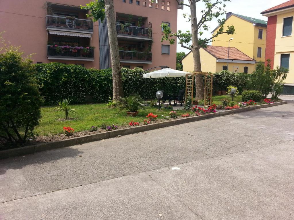 Hotel Garden Milánó Kültér fotó